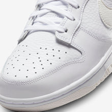 Cargar imagen en el visor de la galería, Nike Dunk Low Valentine's Day Yellow Heart
