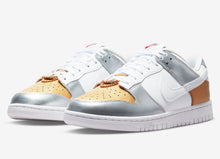 Cargar imagen en el visor de la galería, Nike Dunk Low Heirloom
