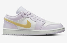 Cargar imagen en el visor de la galería, Jordan 1 Low Barely Grape
