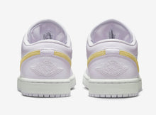 Cargar imagen en el visor de la galería, Jordan 1 Low Barely Grape
