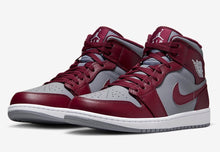 Cargar imagen en el visor de la galería, Jordan 1 Mid Cherrywood Red
