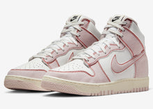 Cargar imagen en el visor de la galería, Nike Dunk High 1985 Barely Rose Denim
