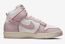Cargar imagen en el visor de la galería, Nike Dunk High 1985 Barely Rose Denim
