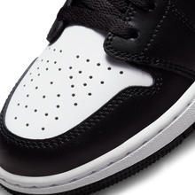 Cargar imagen en el visor de la galería, Jordan 1 Low White Toe
