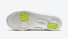 Cargar imagen en el visor de la galería, Nike Air Force 1 Low Pixel White Leopard
