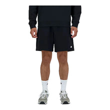 Cargar imagen en el visor de la galería, Short deportivo New Balance Sport Essentials
