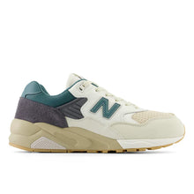 Cargar imagen en el visor de la galería, New Balance 580 &#39;Ivory Green&#39;

