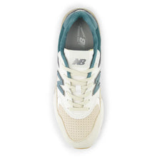 Cargar imagen en el visor de la galería, New Balance 580 &#39;Ivory Green&#39;
