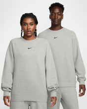 Cargar imagen en el visor de la galería, Nike M NRG Nocta CS Crew Fleece
