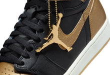 Cargar imagen en el visor de la galería, Air Jordan 1 Retro High OG “Metallic Gold”
