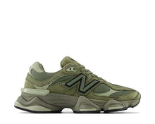 Cargar imagen en el visor de la galería, New Balance 9060 Dark Olivine
