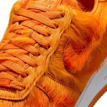 Cargar imagen en el visor de la galería, Air Force 1 Low Campfire Orange Pony Hair

