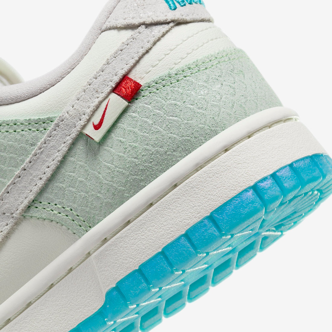 WMNS Nike Dunk Low LX “Just Do It” - Main Image