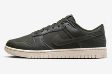 Cargar imagen en el visor de la galería, Nike Dunk Low Retro PRM Sequoia
