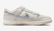Cargar imagen en el visor de la galería, Nike Dunk Low Essential
