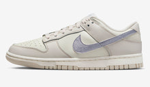 Cargar imagen en el visor de la galería, Nike Dunk Low Essential
