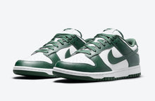 Cargar imagen en el visor de la galería, NIKE DUNK LOW “VARSITY GREEN”
