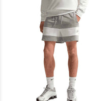 Cargar imagen en el visor de la galería, Nike Sportswear Club Shorts
