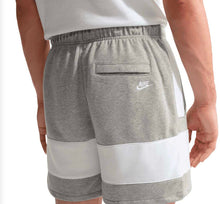 Cargar imagen en el visor de la galería, Nike Sportswear Club Shorts
