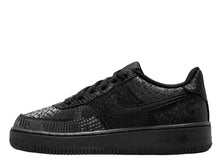 Cargar imagen en el visor de la galería, NIKE KOBE AIR FORCE 1 LOW &#39;&#39; TRIPLE BLACK &#39;&#39;
