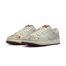 Cargar imagen en el visor de la galería, Air Jordan 1 Low OG Year of the Horse Grey
