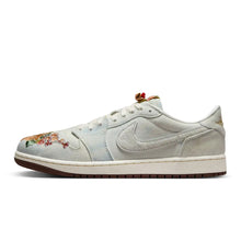 Cargar imagen en el visor de la galería, Air Jordan 1 Low OG Year of the Horse Grey
