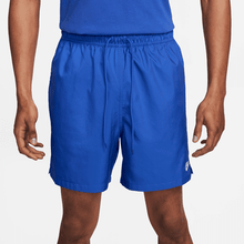 Cargar imagen en el visor de la galería, Nike Club Men&#39;s Woven Flow Shorts
