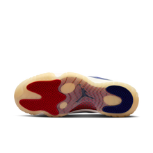 Cargar imagen en el visor de la galería, Air Jordan 11 Rare Air

