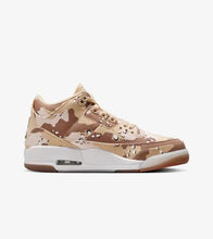 Cargar imagen en el visor de la galería, Air Jordan 3 Desert Camo
