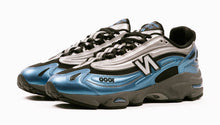 Cargar imagen en el visor de la galería, NEW BALANCE M1000 &#39;&#39; METALLIC BLUE &#39;&#39;
