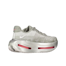 Cargar imagen en el visor de la galería, W Nike Vomero Premium 'Geyser Grey'
