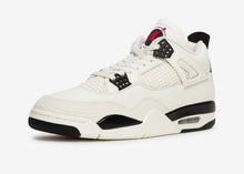 Cargar imagen en el visor de la galería, Air Jordan 4 Retro "Flight Club"
