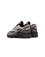 Cargar imagen en el visor de la galería, New Balance M1000
