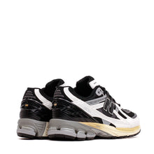 Cargar imagen en el visor de la galería, New Balance 1906U Black Sea Salt Magnet
