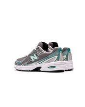 Cargar imagen en el visor de la galería, New Balance 740v2 Silver Metallic New Spruce
