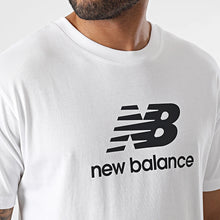 Cargar imagen en el visor de la galería, New Balance Essentials T SHIRT
