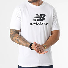 Cargar imagen en el visor de la galería, New Balance Essentials T SHIRT
