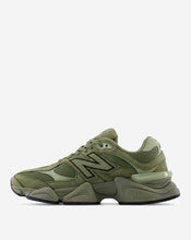 Cargar imagen en el visor de la galería, New Balance 9060 Dark Olivine
