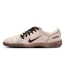 Cargar imagen en el visor de la galería, NIKE TOTAL 90 &#39;&#39; PEARL WHITE &#39;&#39;
