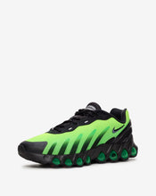 Cargar imagen en el visor de la galería, Nike Air Max Dn8 Black Green Strike
