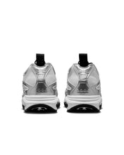 Cargar imagen en el visor de la galería, W NIKE AIR MAX SNDR
