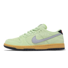 Cargar imagen en el visor de la galería, Nike SB Dunk Low Pro PRM Verdugo Mountain
