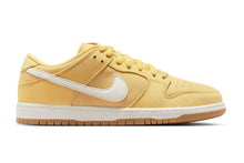 Cargar imagen en el visor de la galería, Nike SB Dunk Low Pro ISO Saturn Gold
