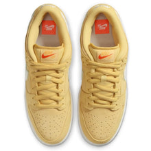 Cargar imagen en el visor de la galería, Nike SB Dunk Low Pro ISO Saturn Gold
