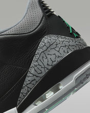 Cargar imagen en el visor de la galería, Air Jordan 3 Retro &quot;Green Glow&quot; GS
