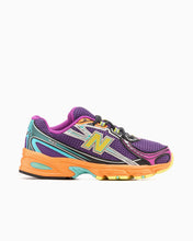 Cargar imagen en el visor de la galería, New Balance U740 MC2
