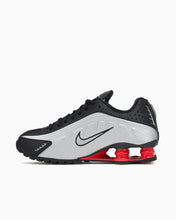 Cargar imagen en el visor de la galería, Nike Women&#39;s Shox R4
