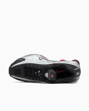Cargar imagen en el visor de la galería, Nike Women&#39;s Shox R4
